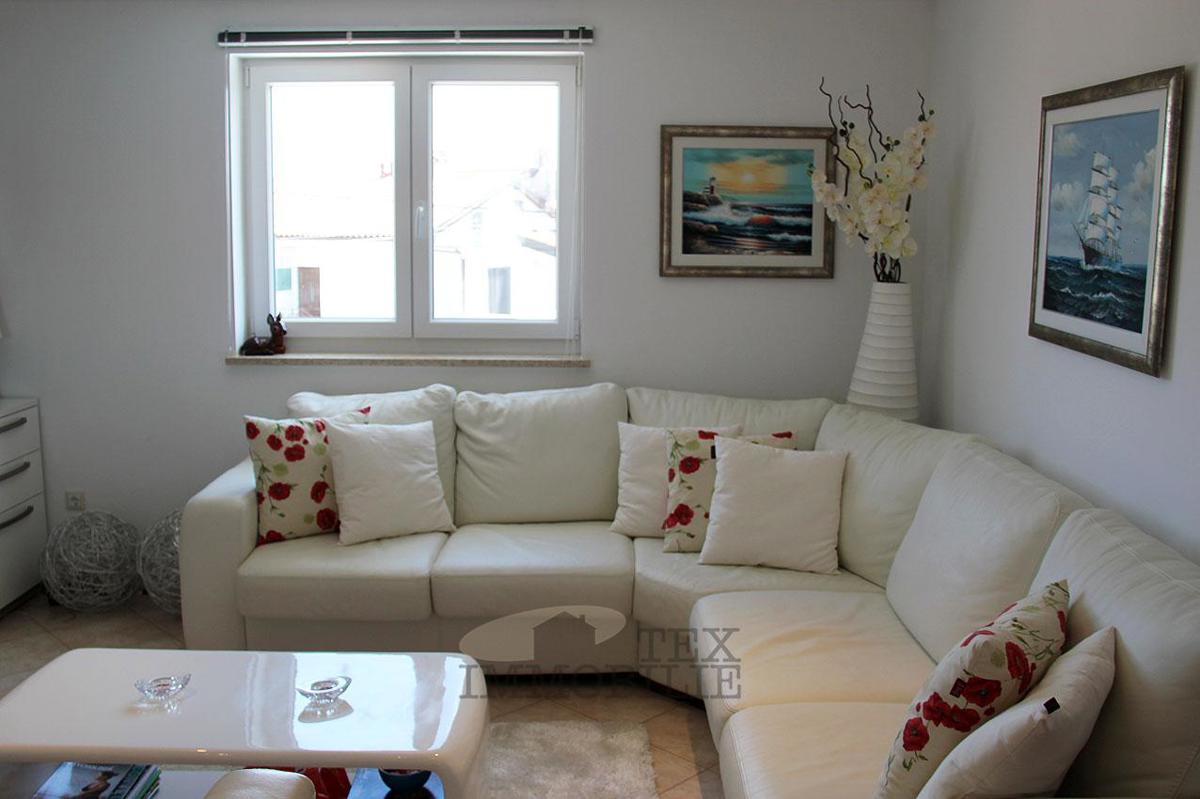 Hiša s tremi apartmaji v bližini Poreča, 193m2