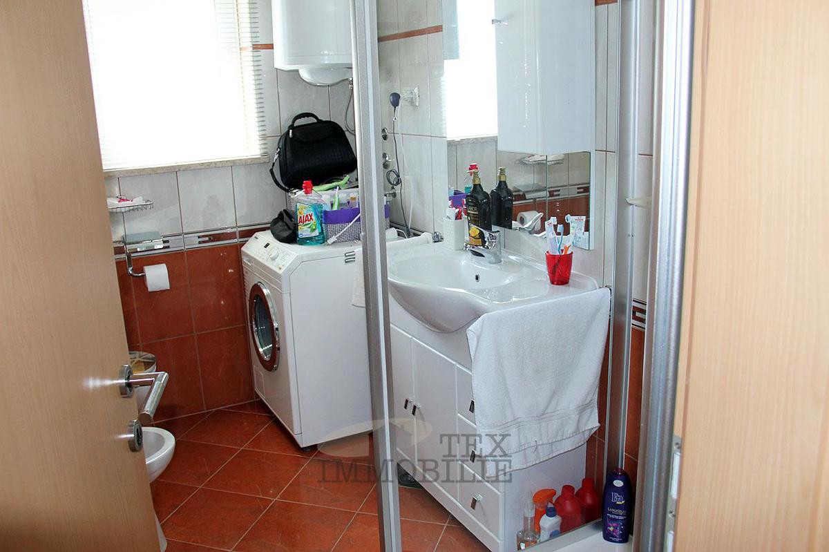 Hiša s tremi apartmaji v bližini Poreča, 193m2