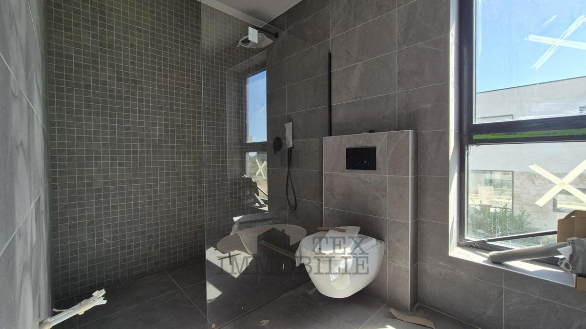 Okolica Poreča, naprodaj je čudovita vila s pogledom na morje