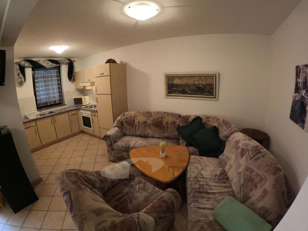Poreč, dva apartmaja le 250 metrov od morja