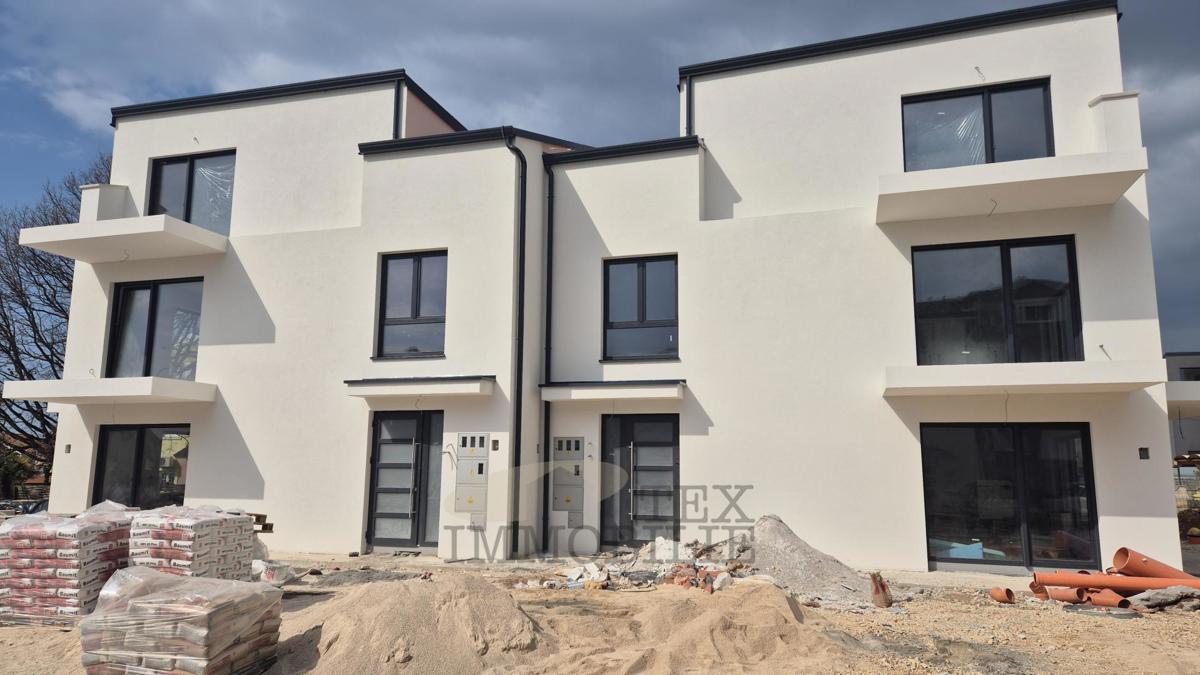 Okolica Poreča, stanovanje s tremi spalnicami, 1 km od morja