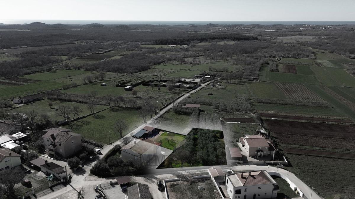 Stavbno zemljišče v izmeri 1.735 m² za gradnjo 12 stanovanjskih enot