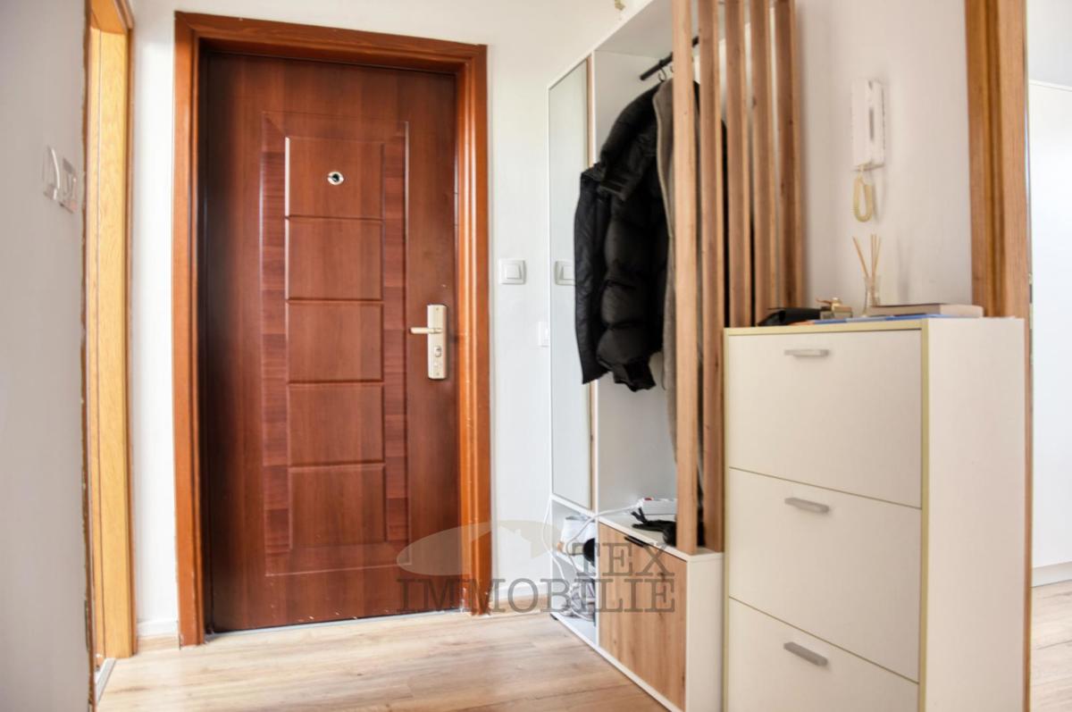 Naprodaj stanovanje na odlični lokaciji v centru Poreča – 300 m od morja!