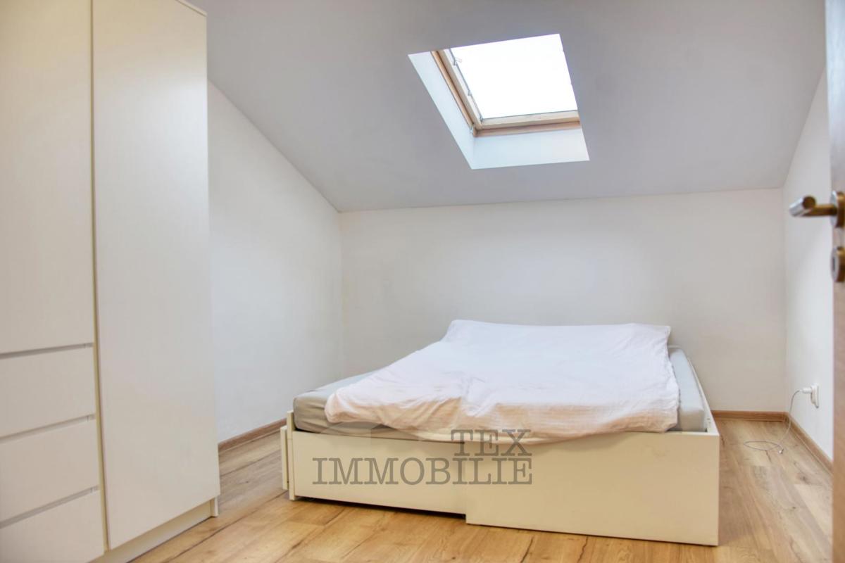 Naprodaj stanovanje na odlični lokaciji v centru Poreča – 300 m od morja!