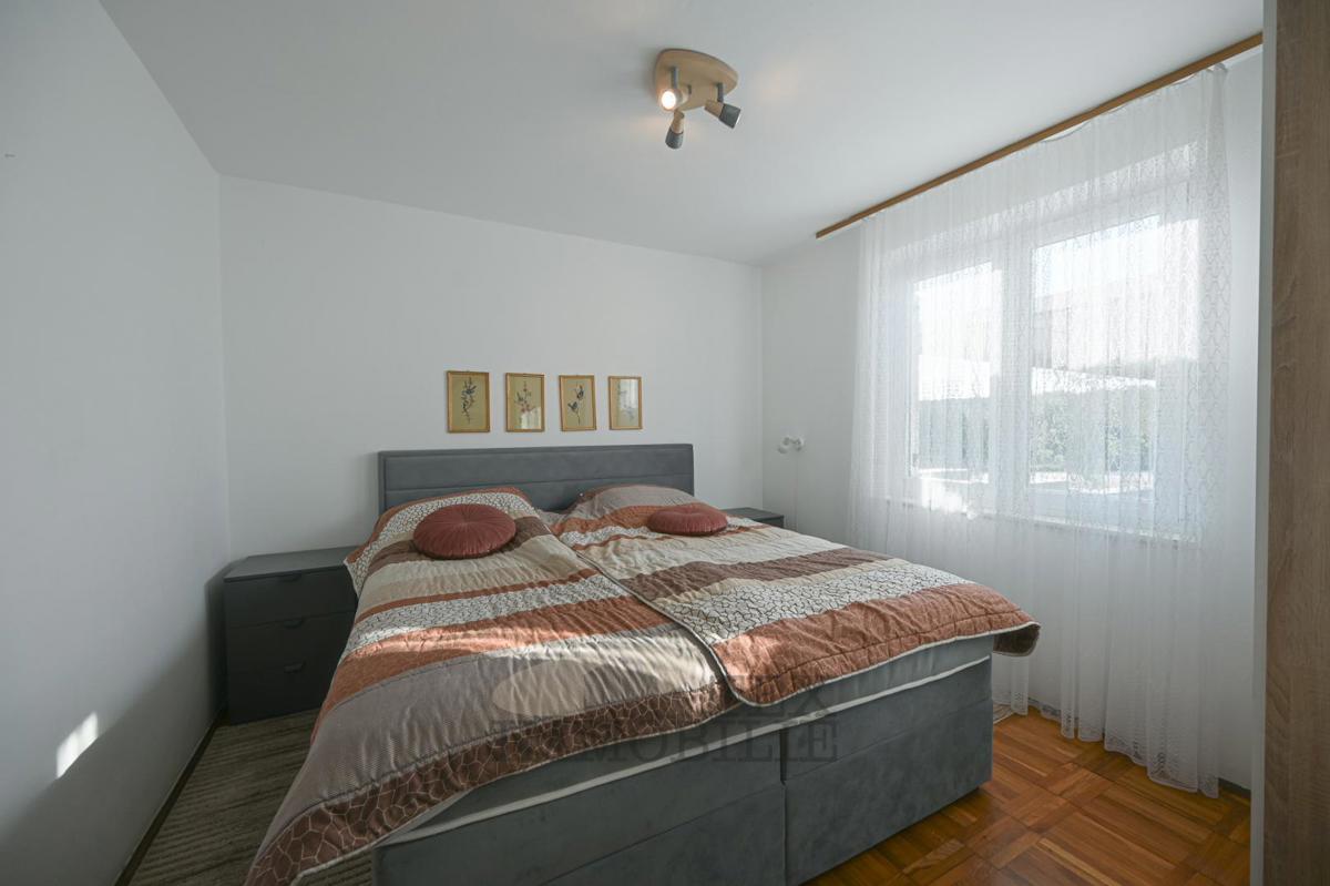 Dvojček s 4 spalnicami – Crveni Vrh, Umag