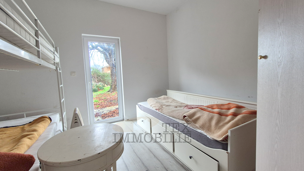 Pritlična hiša in kamnita ruševina – okolica Poreča, Višnjan, 12 km od morja