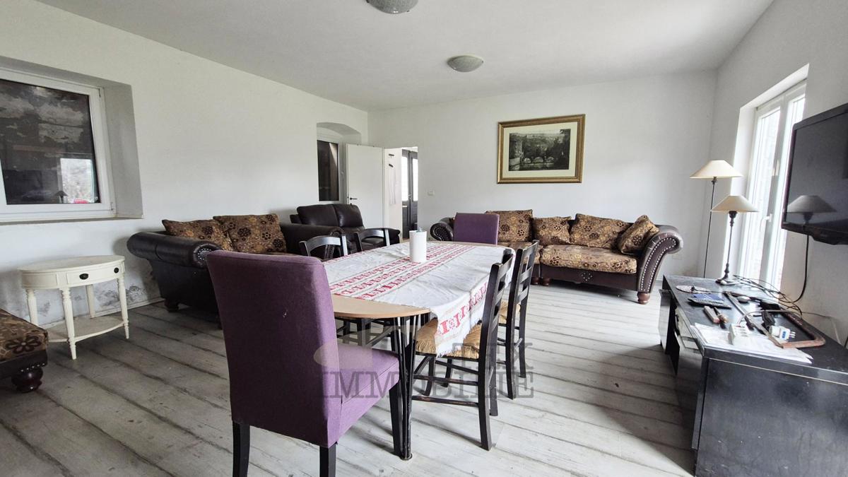 Pritlična hiša in kamnita ruševina – okolica Poreča, Višnjan, 12 km od morja