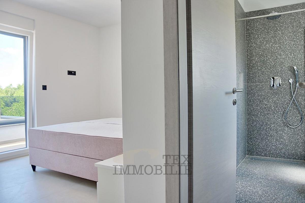 Moderna vila z bazenom v bližini Poreča 