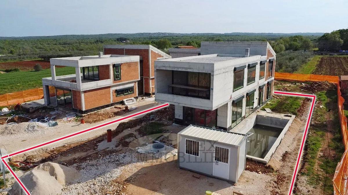 Okolica Poreča, naprodaj je čudovita vila s pogledom na morje