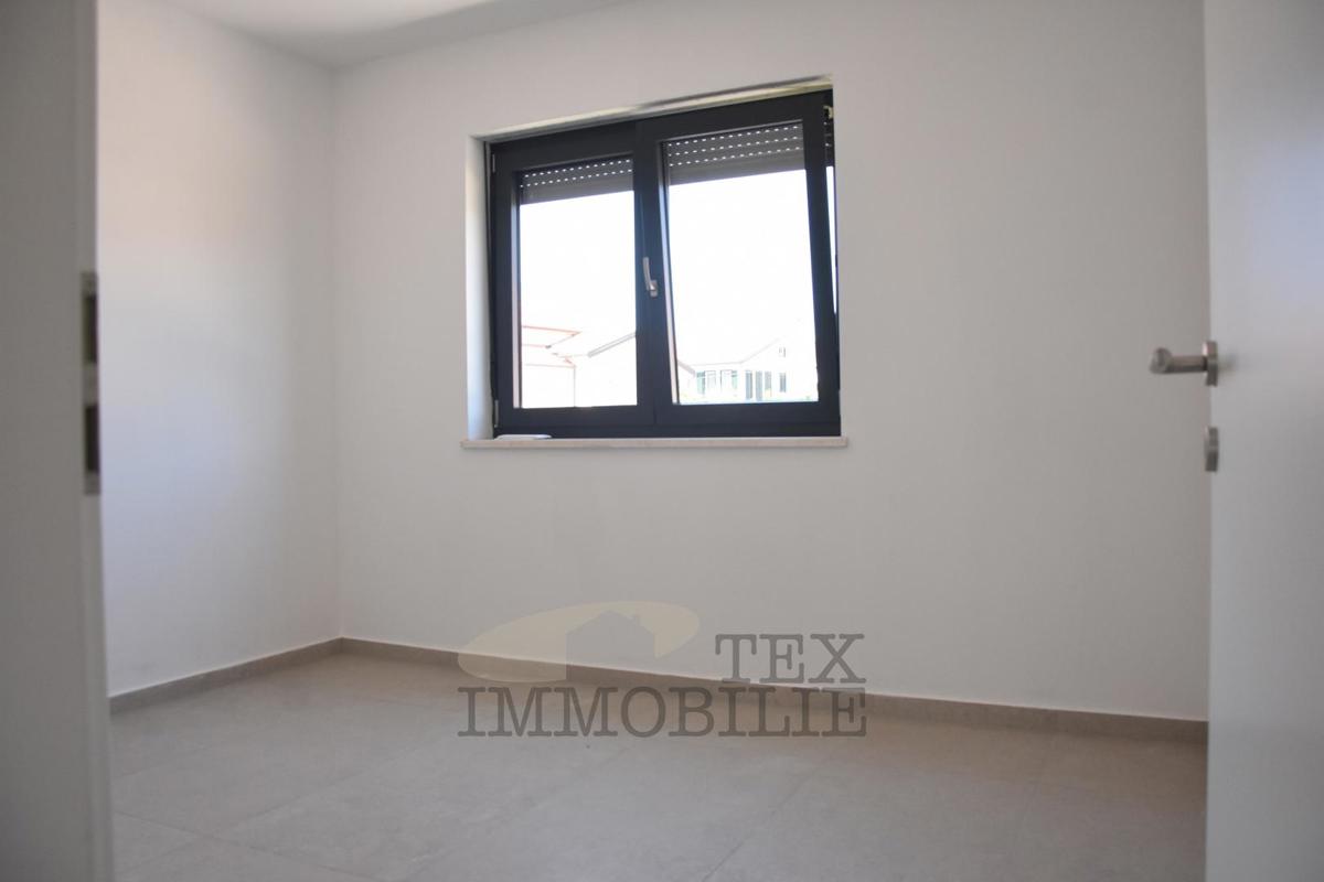 Apartma v prvem nadstropju blizu morja, 94 m2