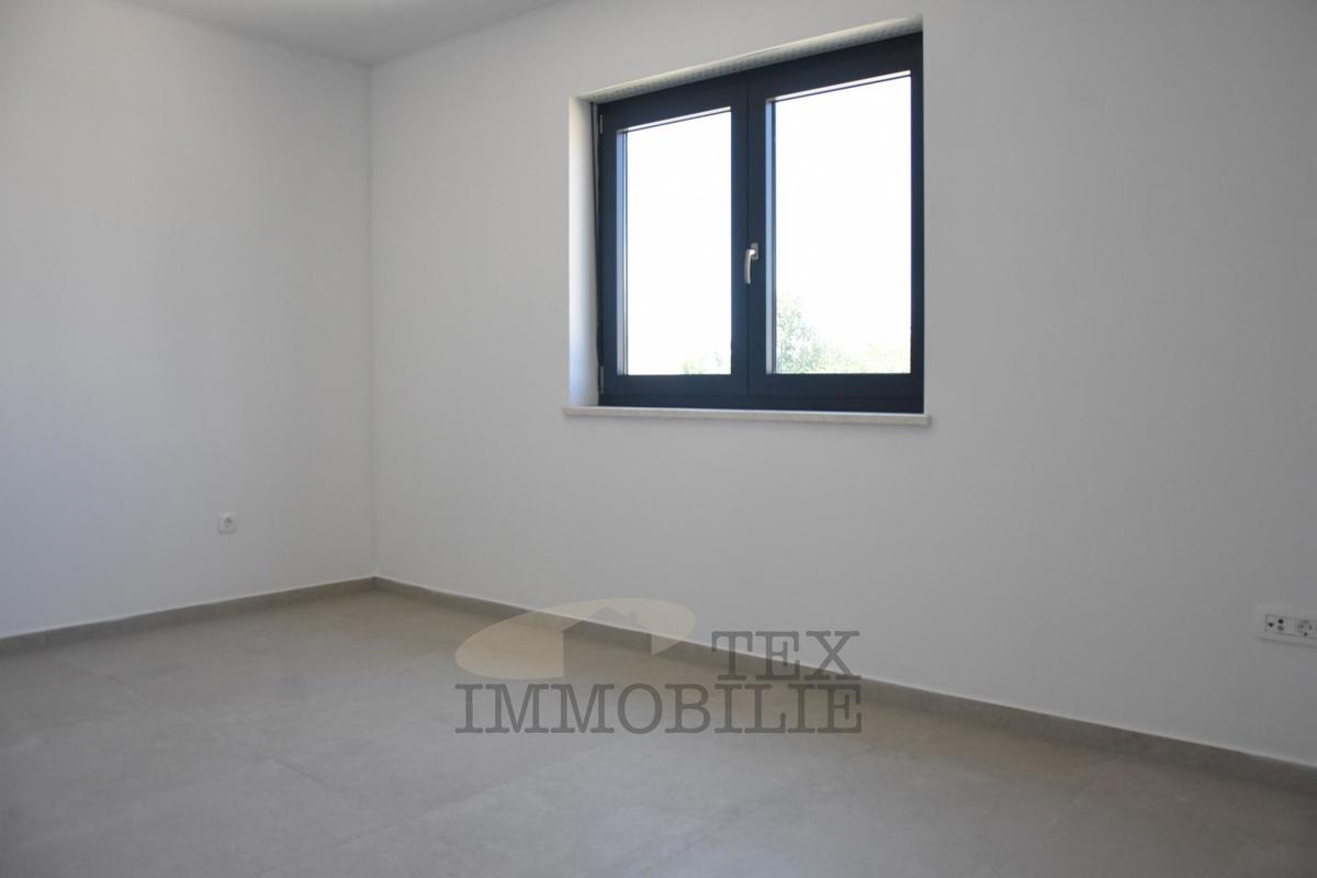 Apartma v prvem nadstropju blizu morja, 94 m2