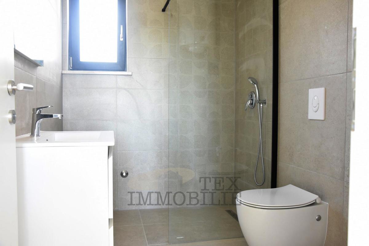 Apartma v prvem nadstropju blizu morja, 94 m2