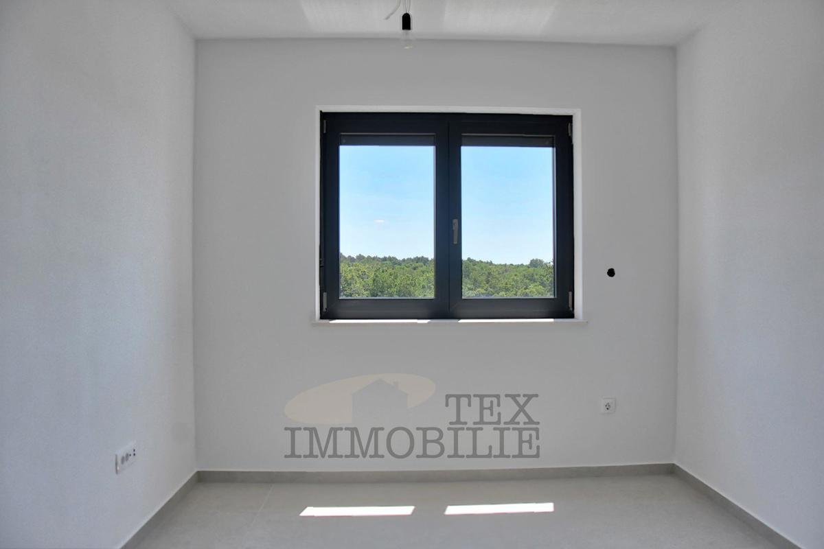 Apartma v prvem nadstropju blizu morja, 94 m2