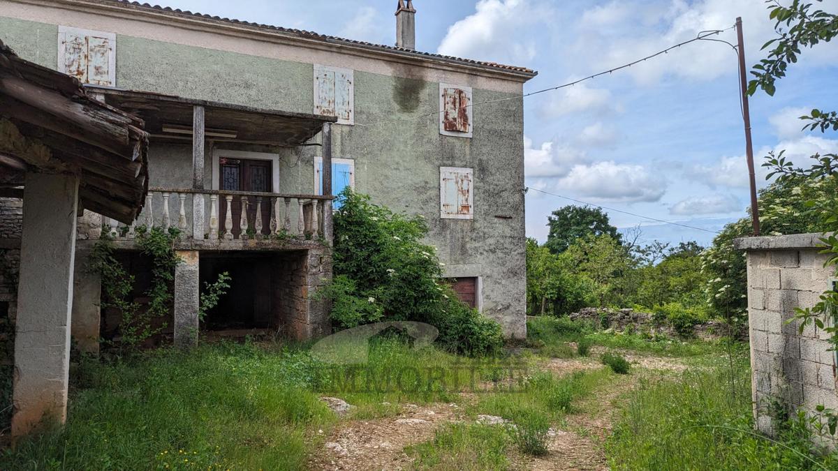 Stara istrska kamnita hiša za obnovo, 20 km od Poreča