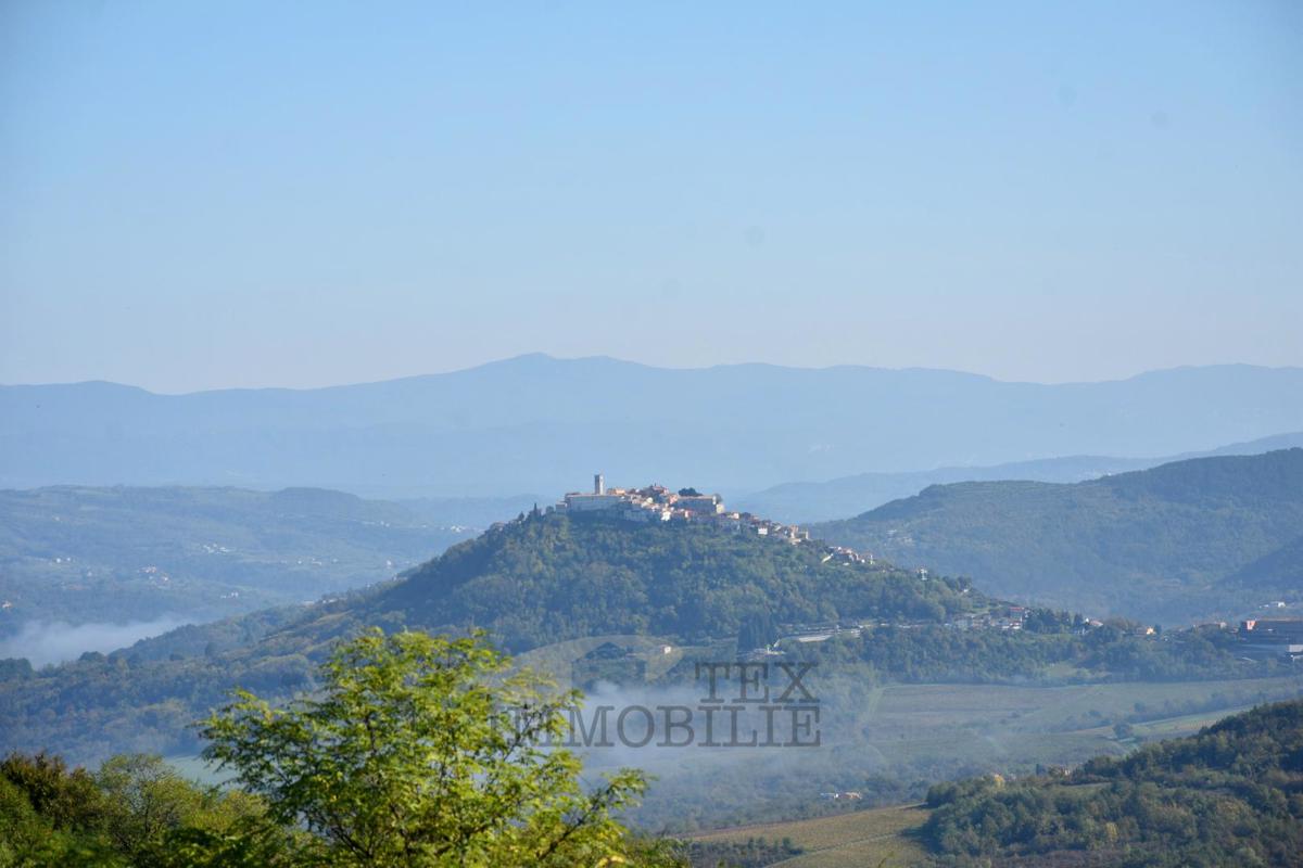 Zazidljivo zemljišče v slikovitem mestecu Vižinada, 4123 m2