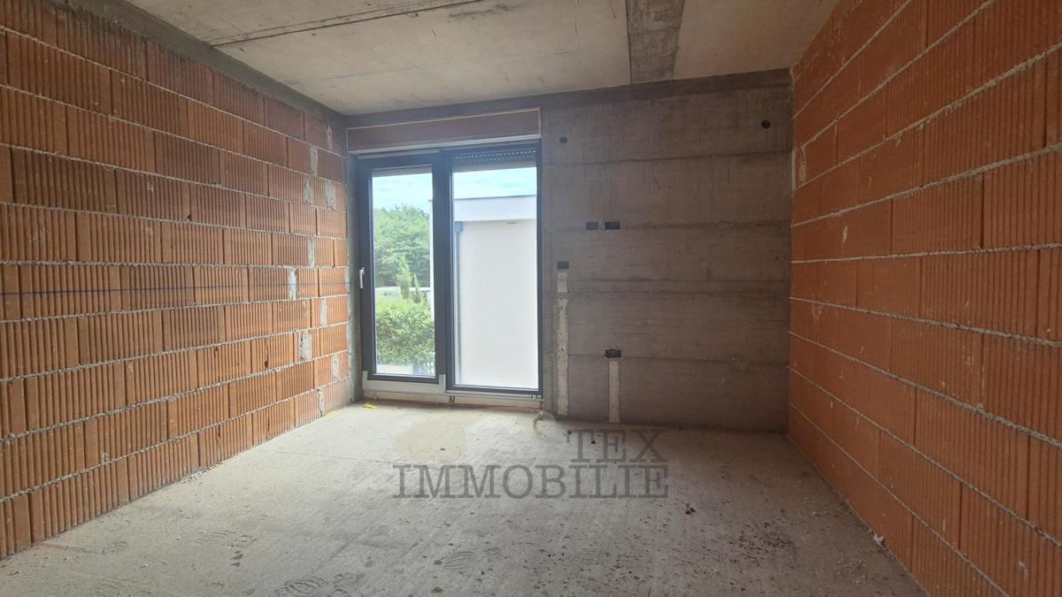 Poreč, odlično novo stanovanje 1,6 km od morja - S1