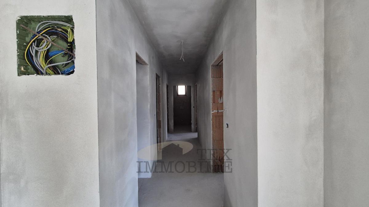 Okolica Poreča, stanovanje s tremi spalnicami, 1 km od morja