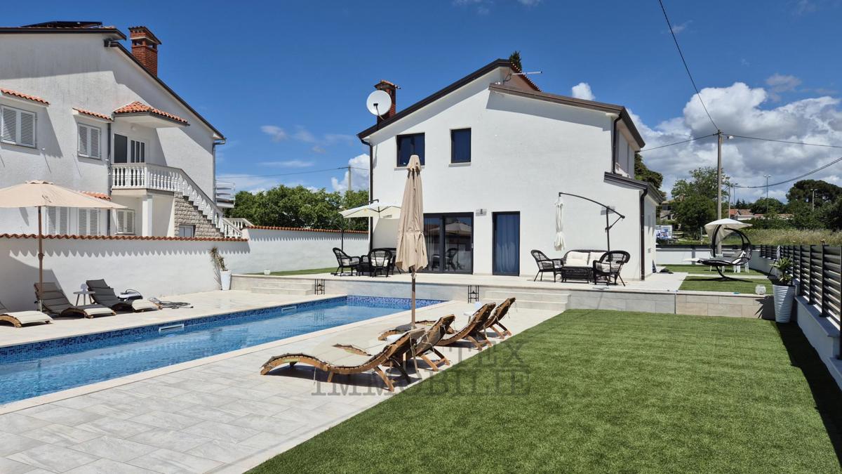 Hiša z dvema apartmajema le 4 km od Poreča