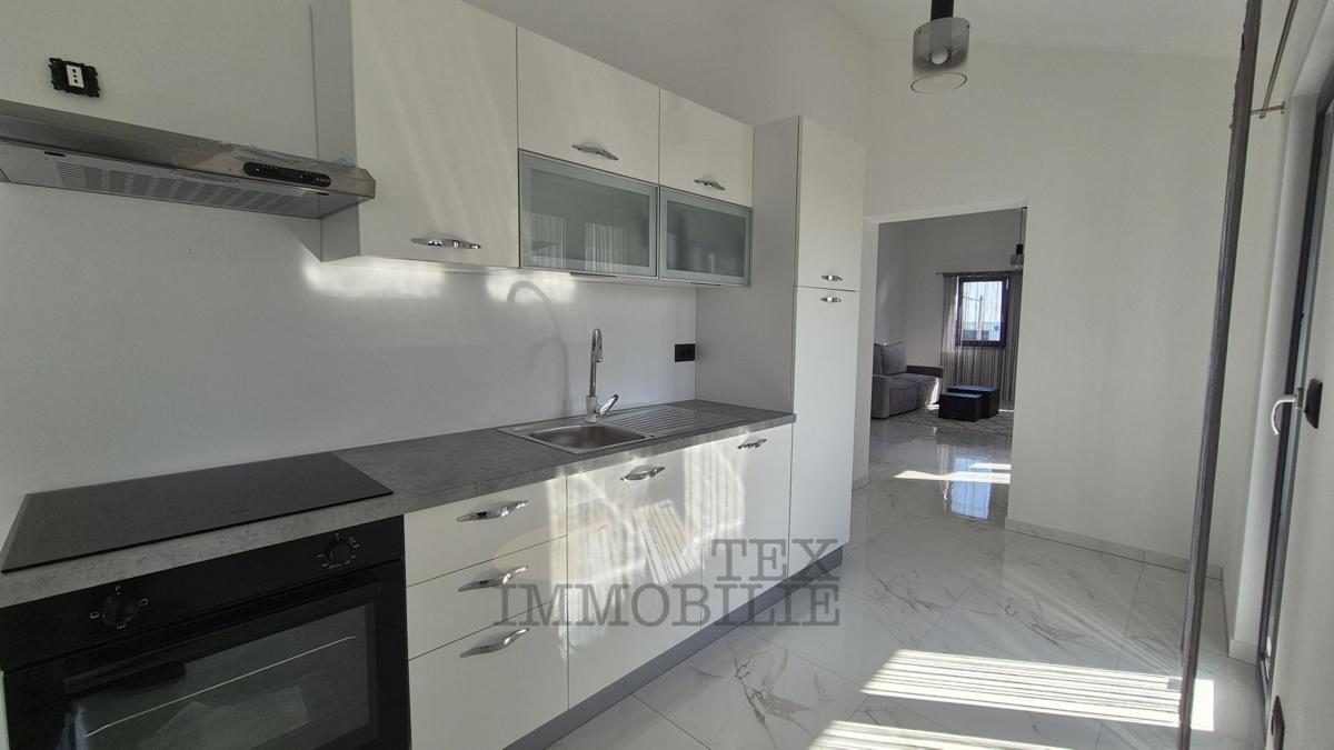 Hiša z dvema apartmajema le 4 km od Poreča