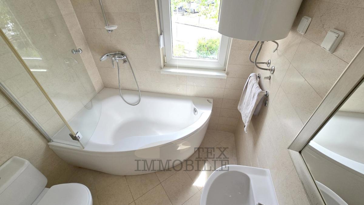 Poreč – Prostorno in svetlo stanovanje v središču mesta, 300 m od morja