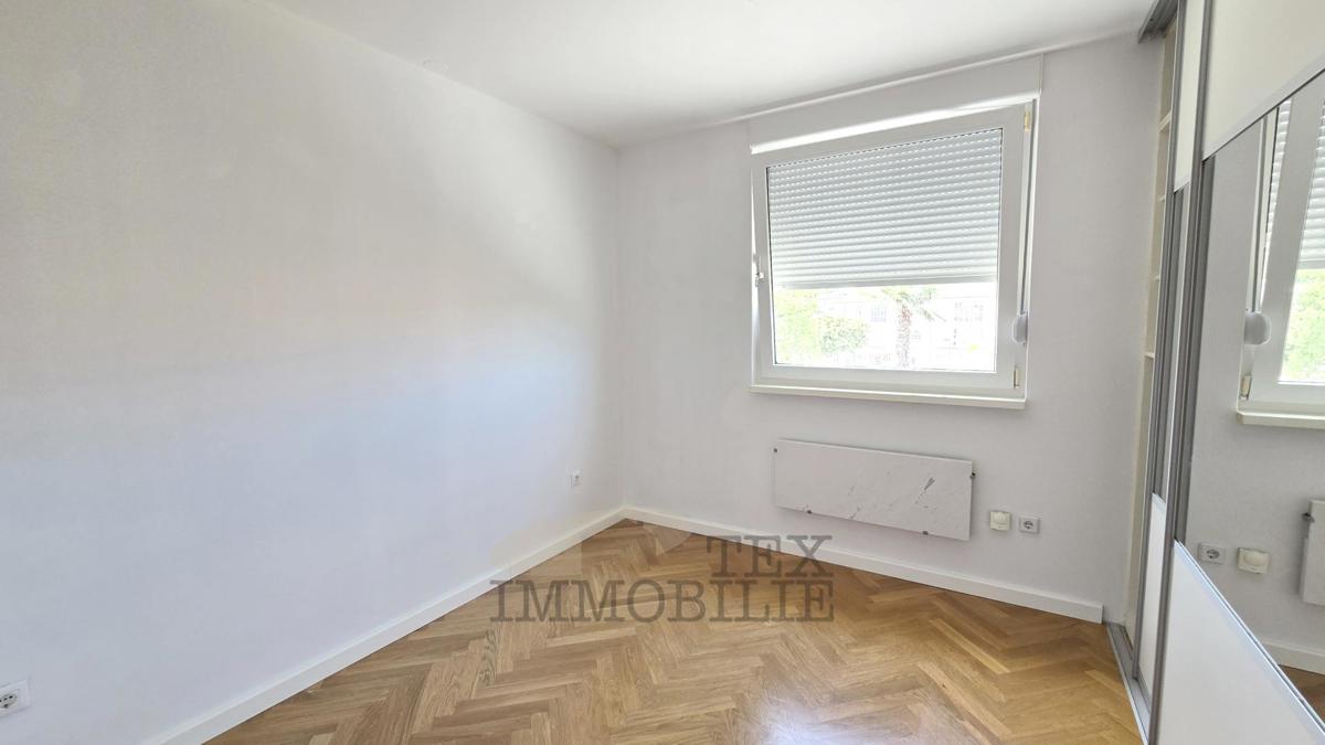 Poreč – Prostorno in svetlo stanovanje v središču mesta, 300 m od morja