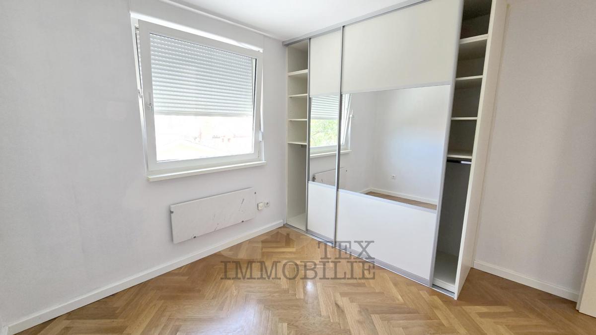 Poreč – Prostorno in svetlo stanovanje v središču mesta, 300 m od morja