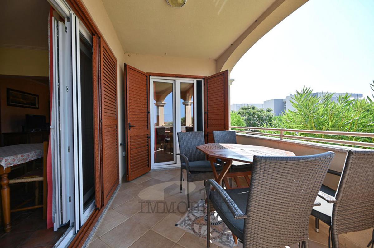 Stanovanje v pritličju s pogledom na morje – Novigrad