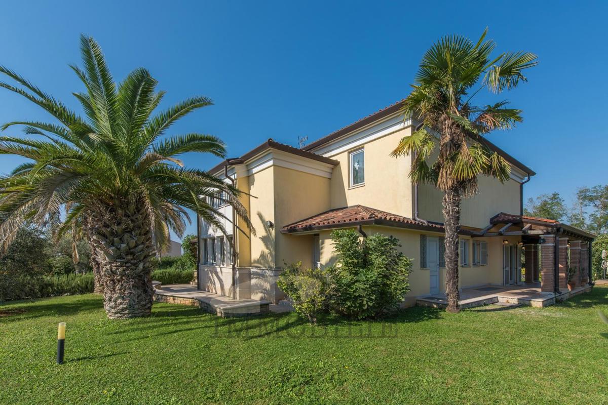 Hiša Poreč, 450m2