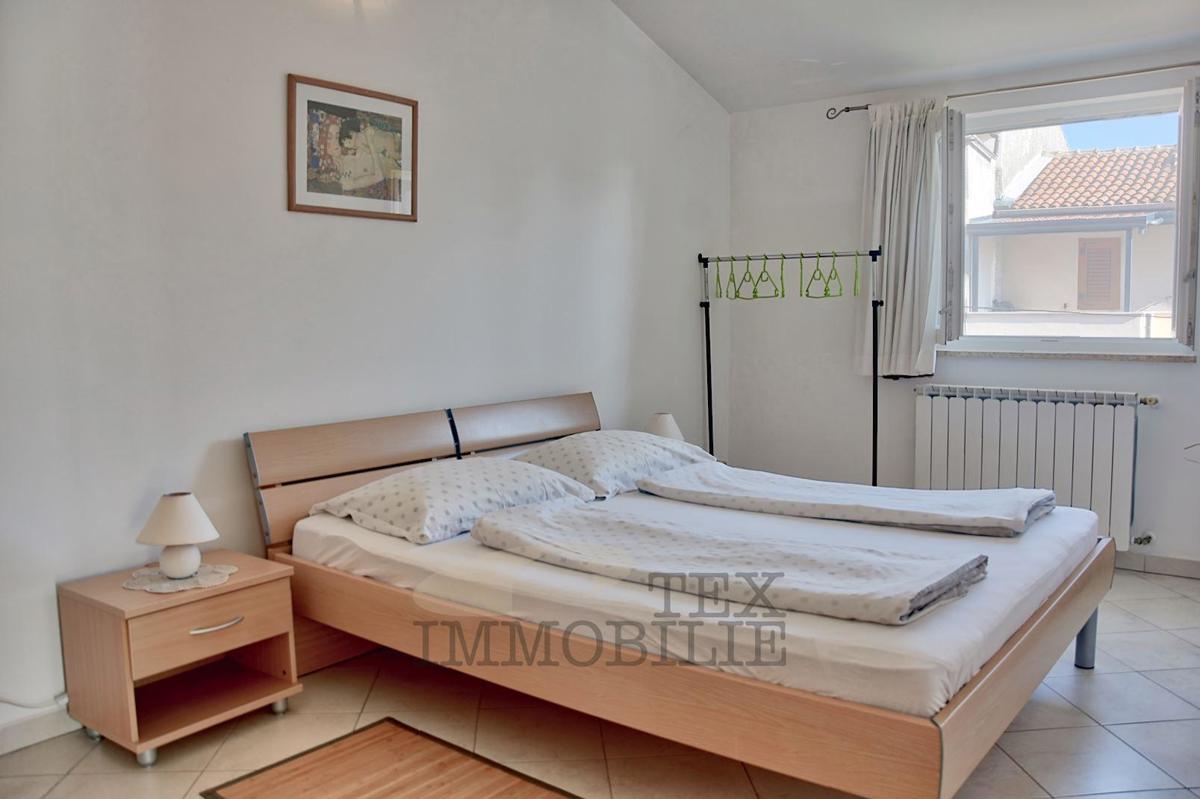 Funtana, lepa hiša le 250 metrov od morja