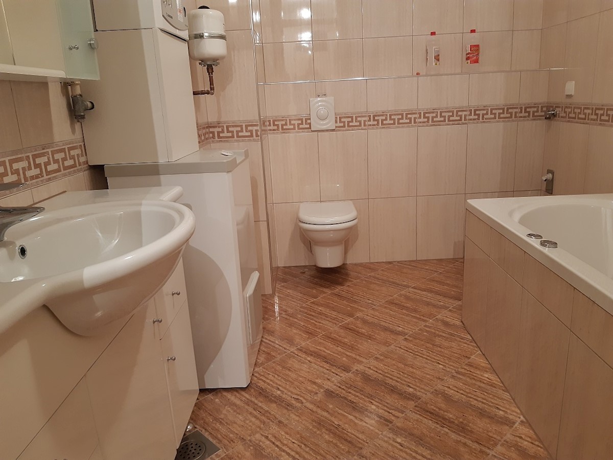 Zagreb, Trešnjevka, luksuzno petsobno stanovanje-penthouse, 3 parkirna mesta