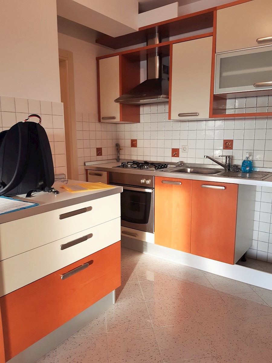 Zagreb, Trešnjevka, luksuzno petsobno stanovanje-penthouse, 3 parkirna mesta