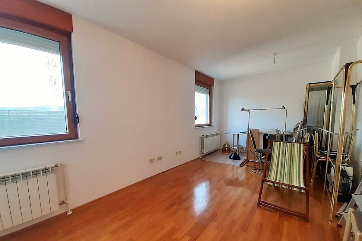 Zagreb, Trešnjevka, luksuzno petsobno stanovanje-penthouse, 3 parkirna mesta