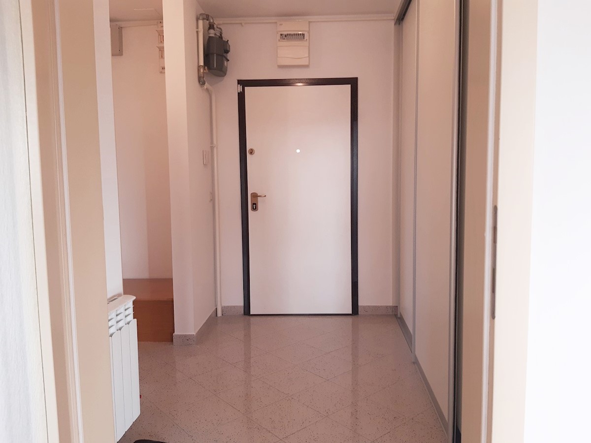 Zagreb, Trešnjevka, luksuzno petsobno stanovanje-penthouse, 3 parkirna mesta