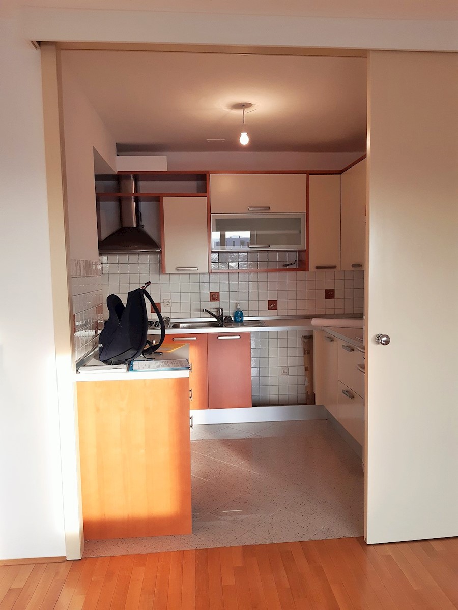 Zagreb, Trešnjevka, luksuzno petsobno stanovanje-penthouse, 3 parkirna mesta