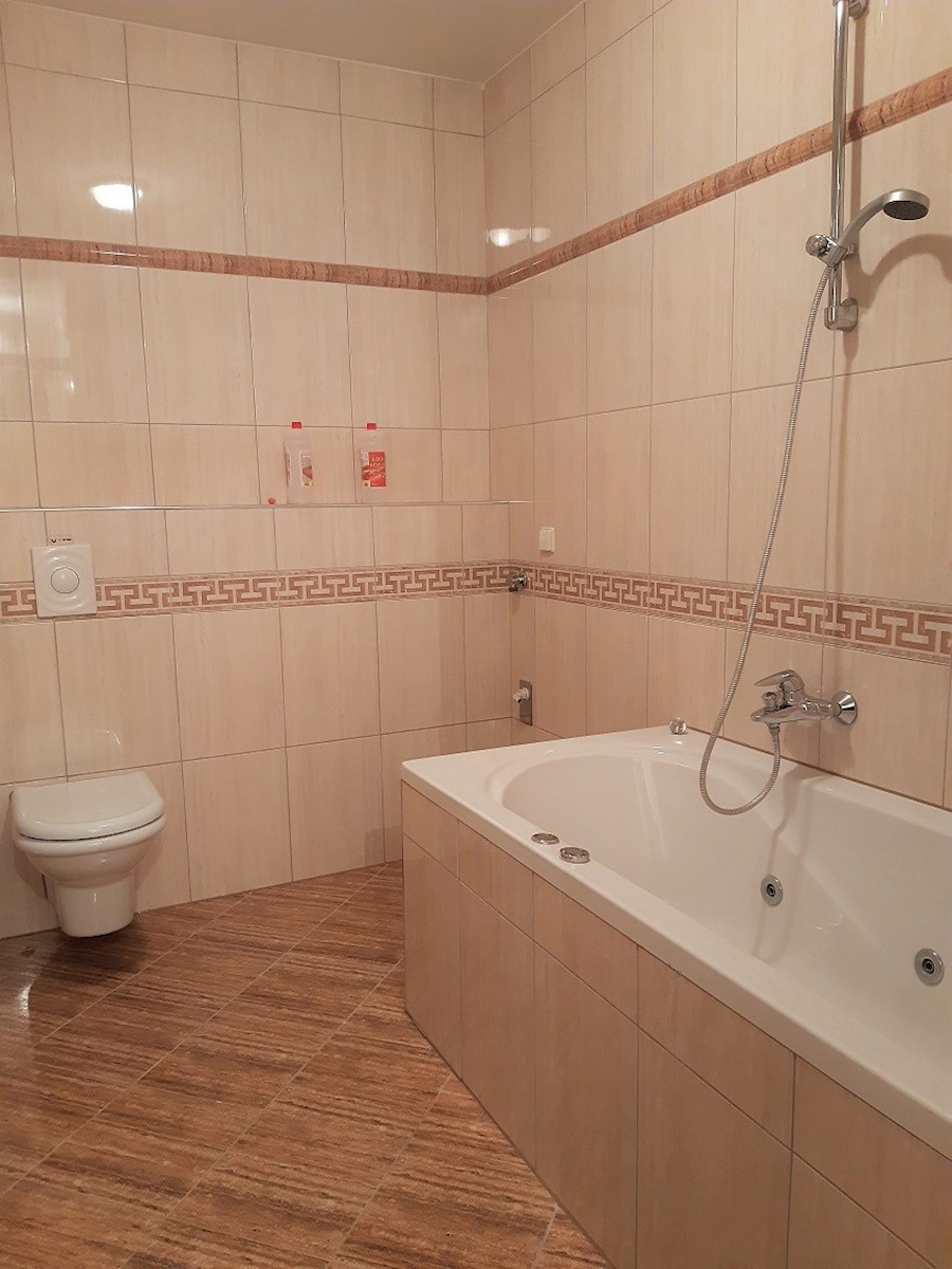 Zagreb, Trešnjevka, luksuzno petsobno stanovanje-penthouse, 3 parkirna mesta