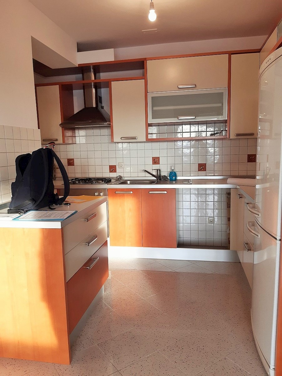 Zagreb, Trešnjevka, luksuzno petsobno stanovanje-penthouse, 3 parkirna mesta