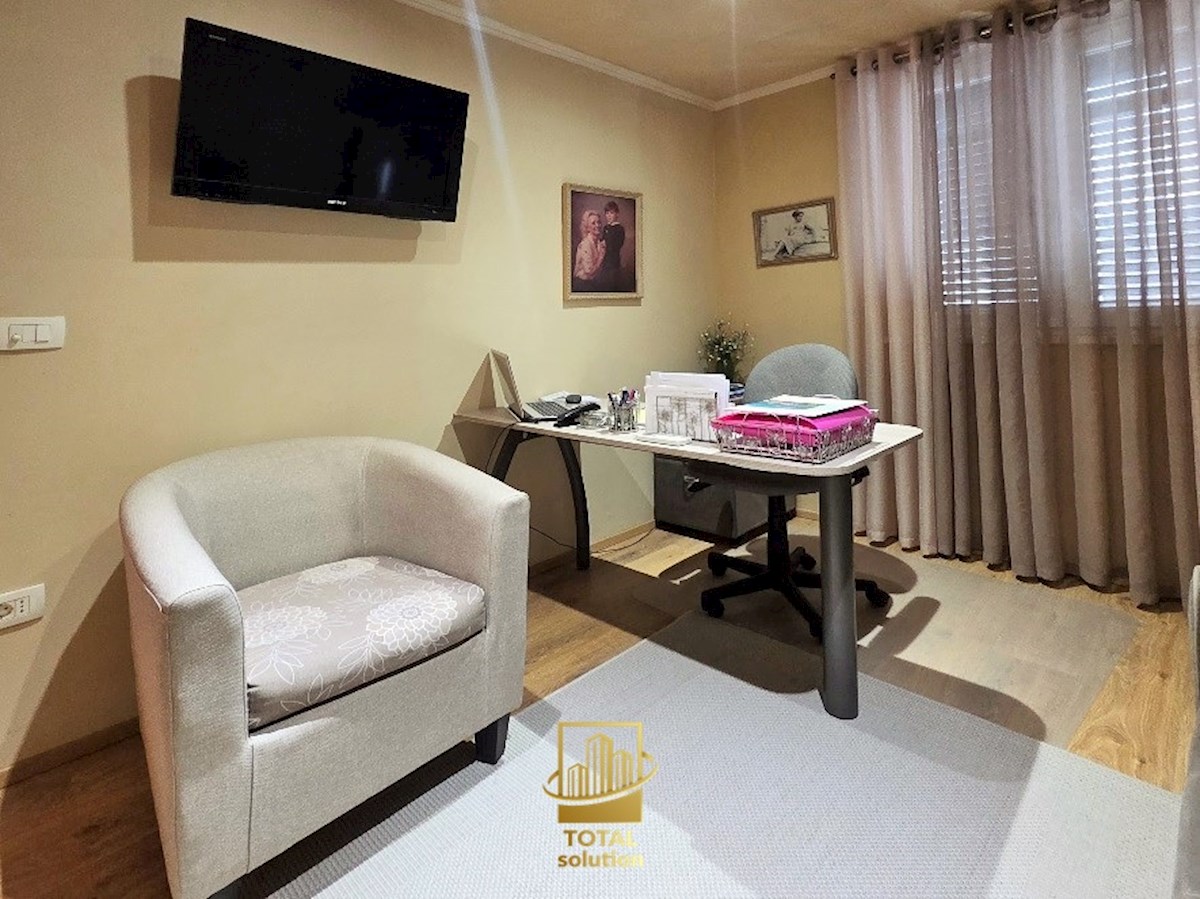 Rabac, ekskluzivna vila 350 m2 s fantastičnim pogledom na morje!!