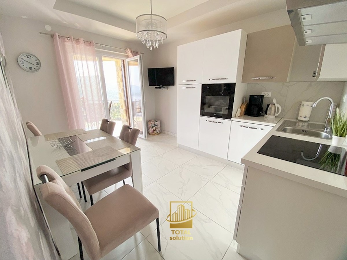 Rabac, ekskluzivna vila 350 m2 s fantastičnim pogledom na morje!!