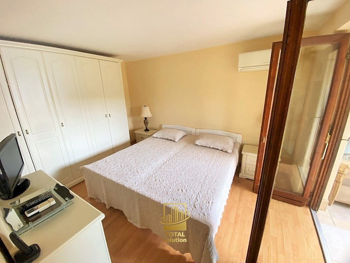 Rabac, ekskluzivna vila 350 m2 s fantastičnim pogledom na morje!!