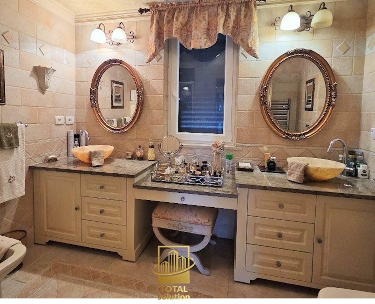 Rabac, ekskluzivna vila 350 m2 s fantastičnim pogledom na morje!!