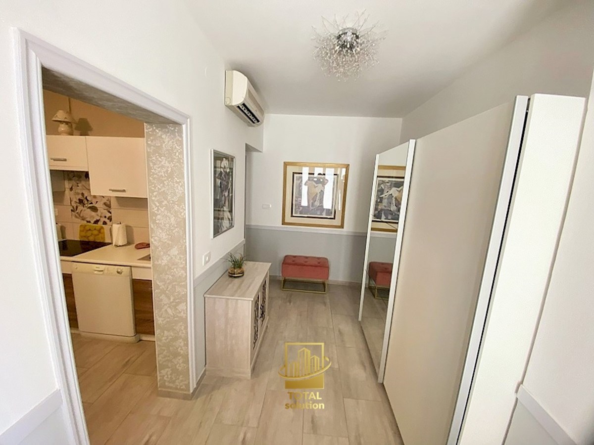 Rabac, ekskluzivna vila 350 m2 s fantastičnim pogledom na morje!!