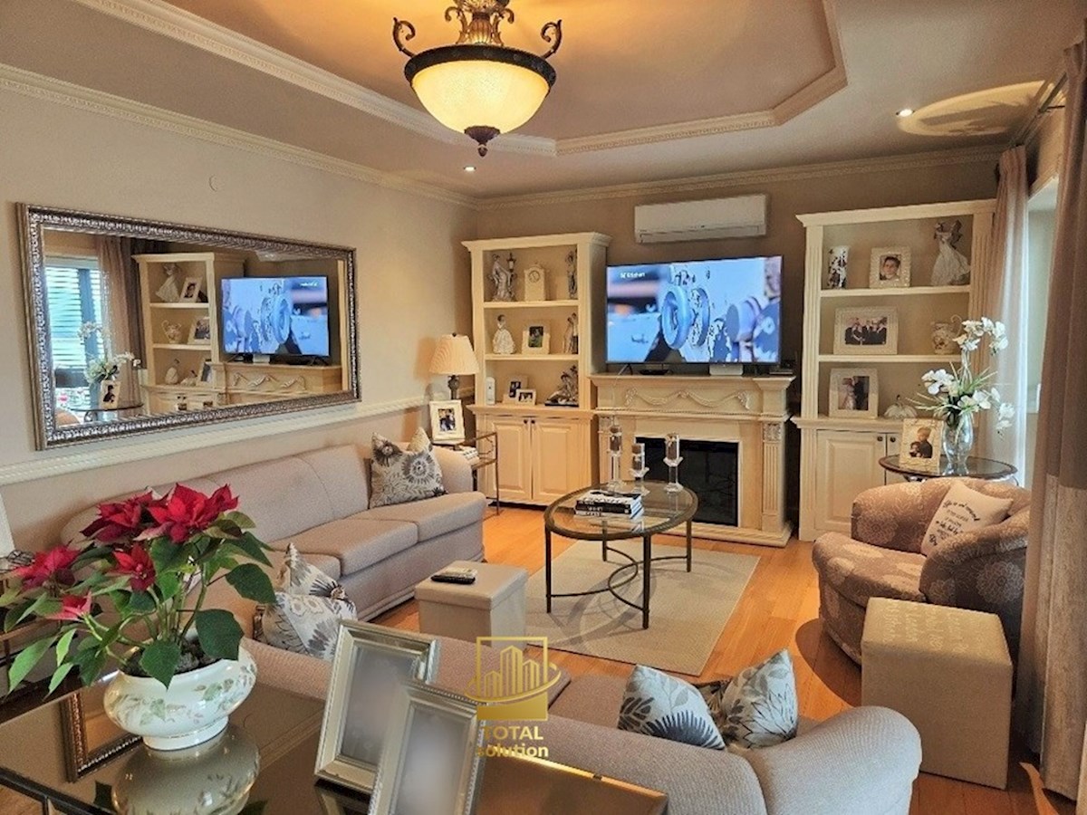 Rabac, ekskluzivna vila 350 m2 s fantastičnim pogledom na morje!!