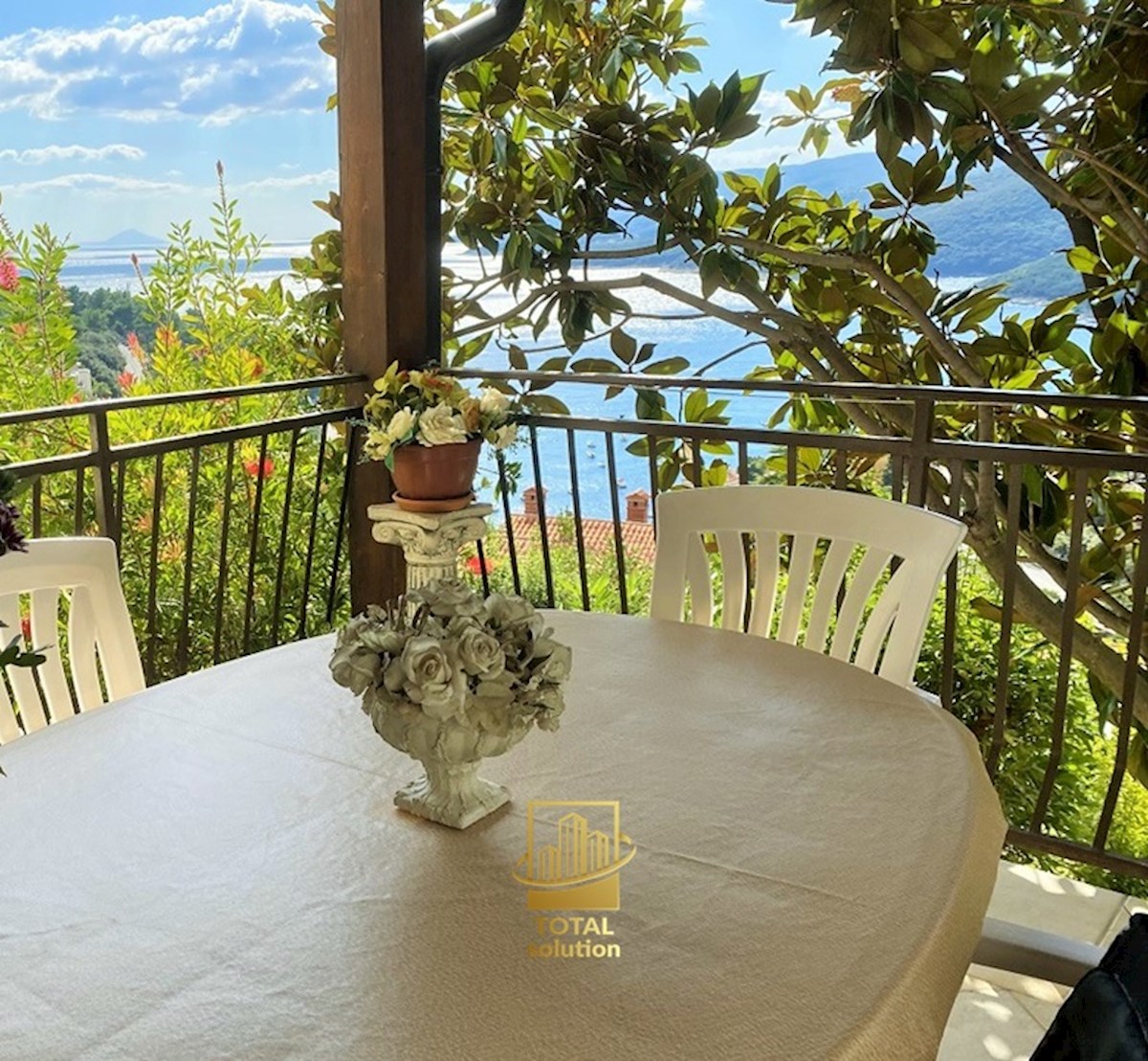 Rabac, ekskluzivna vila 350 m2 s fantastičnim pogledom na morje!!