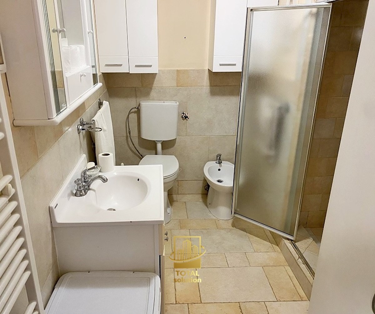 Rabac, ekskluzivna vila 350 m2 s fantastičnim pogledom na morje!!