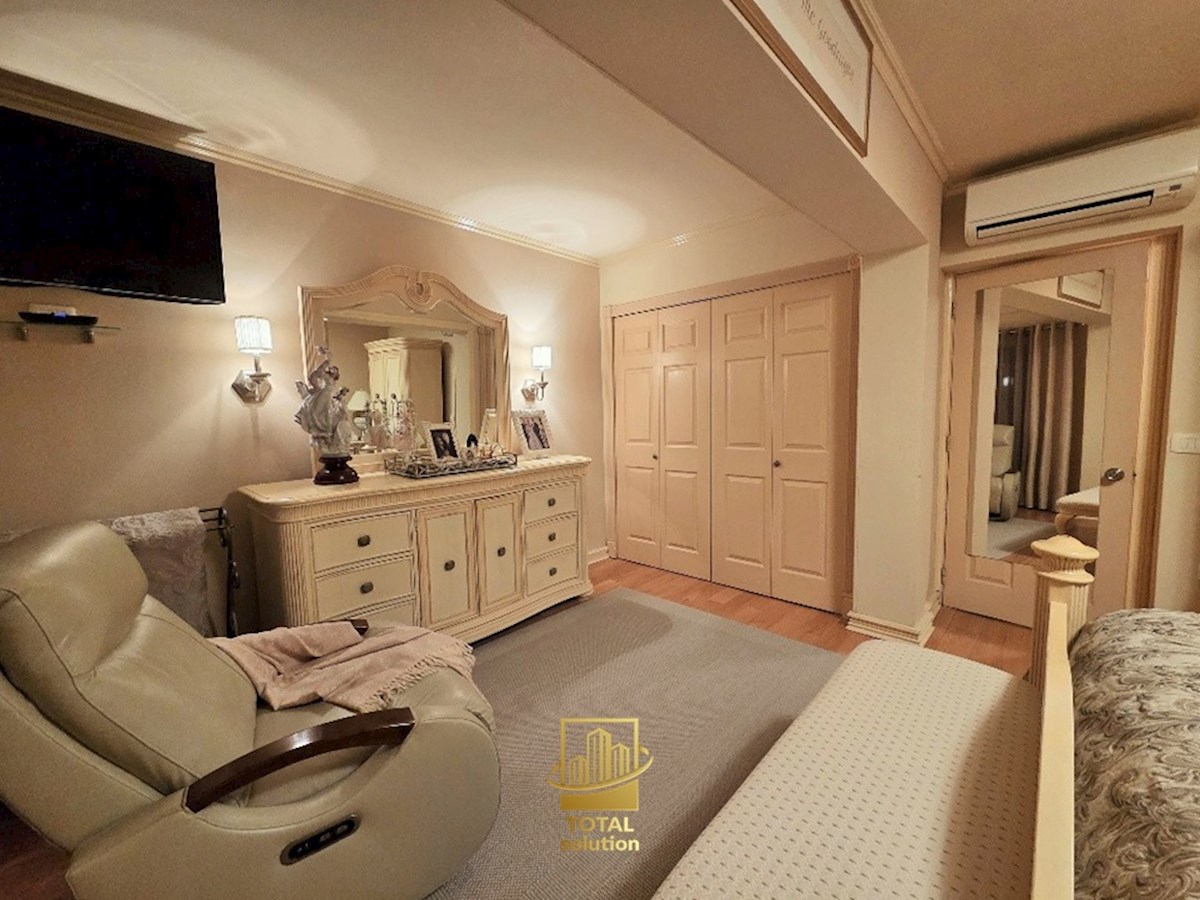 Rabac, ekskluzivna vila 350 m2 s fantastičnim pogledom na morje!!