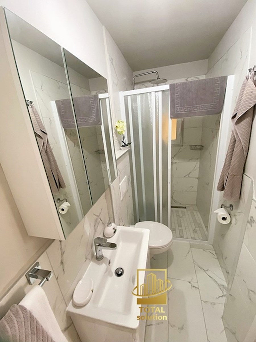 Rabac, ekskluzivna vila 350 m2 s fantastičnim pogledom na morje!!