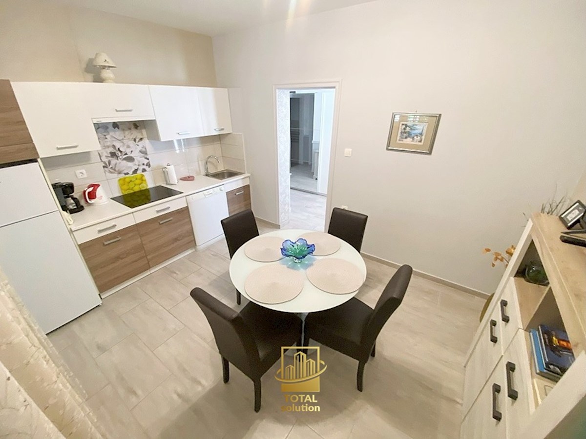 Rabac, ekskluzivna vila 350 m2 s fantastičnim pogledom na morje!!