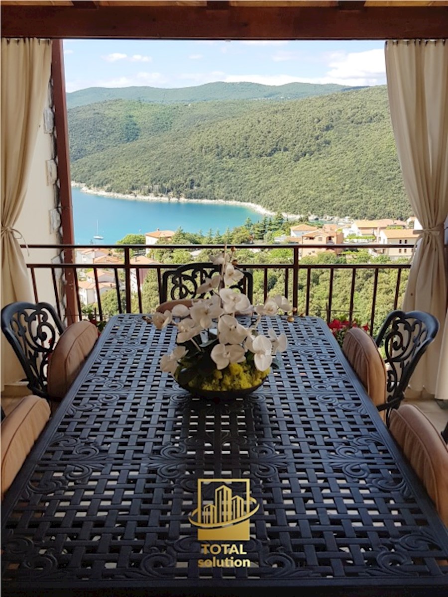 Rabac, ekskluzivna vila 350 m2 s fantastičnim pogledom na morje!!