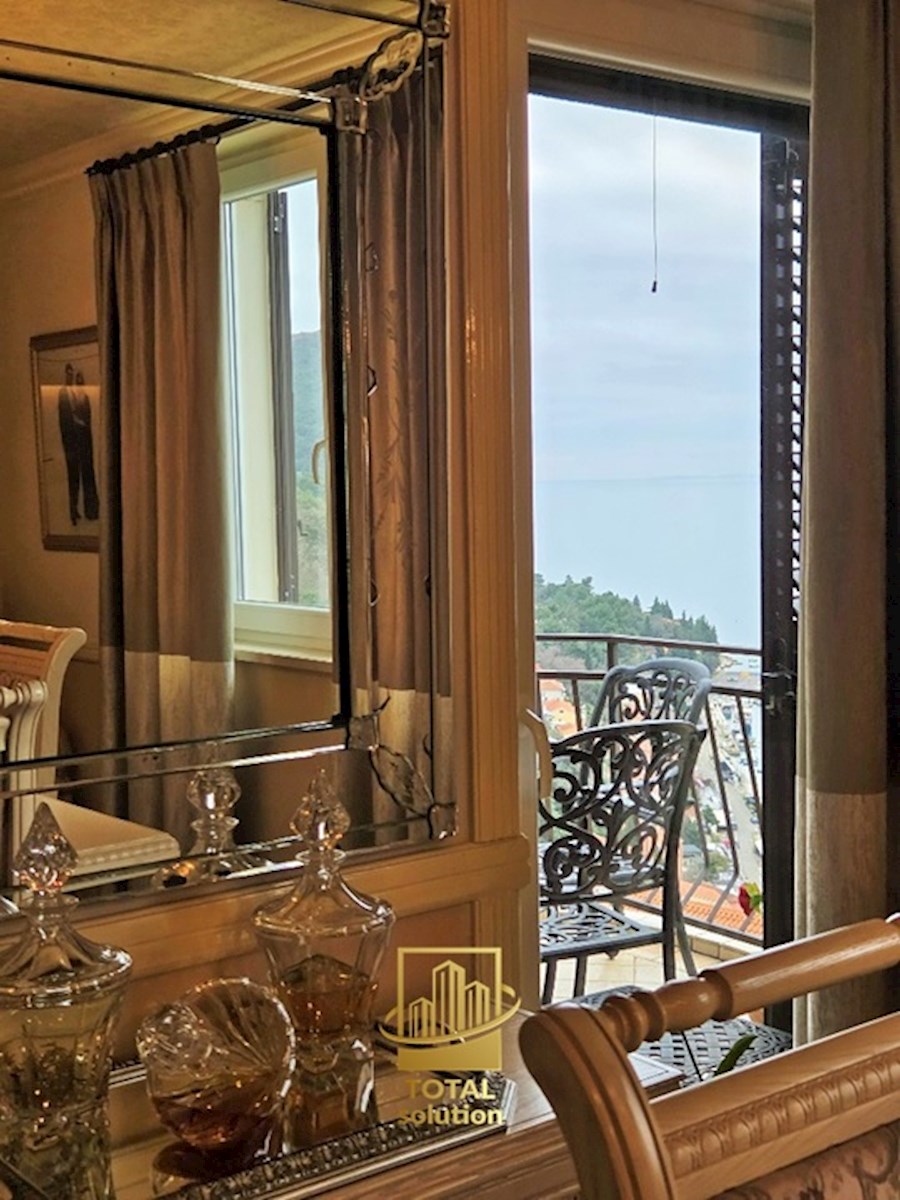 Rabac, ekskluzivna vila 350 m2 s fantastičnim pogledom na morje!!