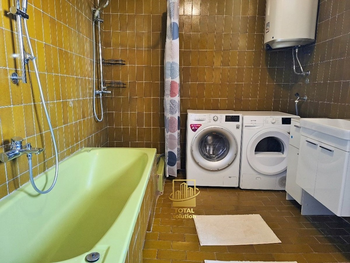 Zadar – Brodarica, štirisobno stanovanje, 104 m², z razgledom na morje, 2. nadstropje (prodaja)